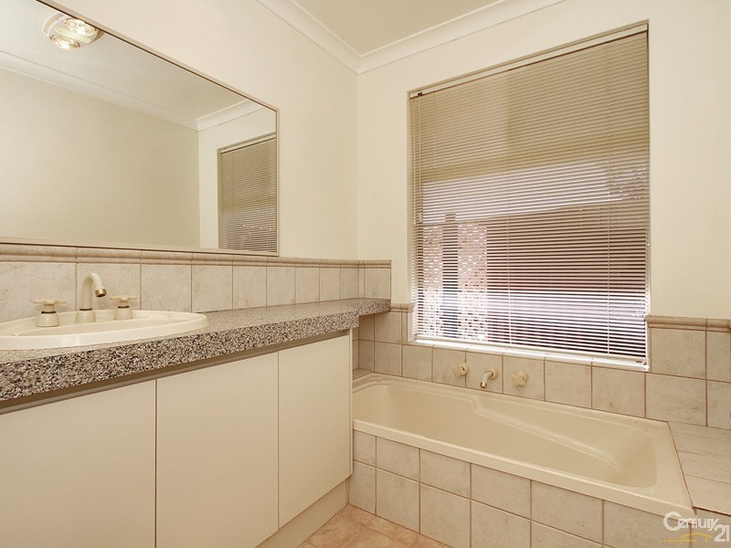 2 Sanctuary Court, Roleystone WA 6111