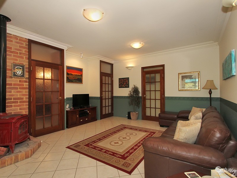 2 Sanctuary Court, Roleystone WA 6111