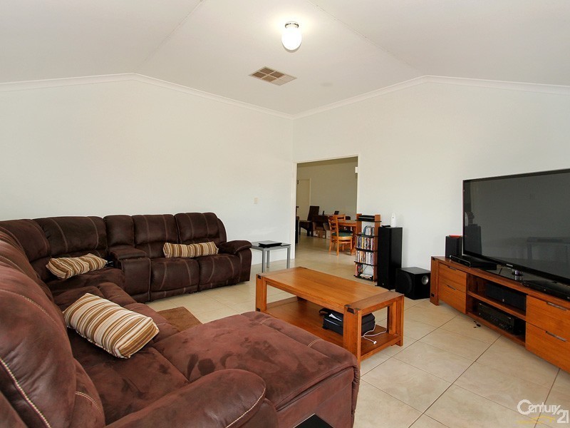 10 Hogan Place, Southern River WA 6110