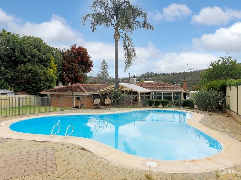 195 Brookton Highway, Kelmscott WA 6111