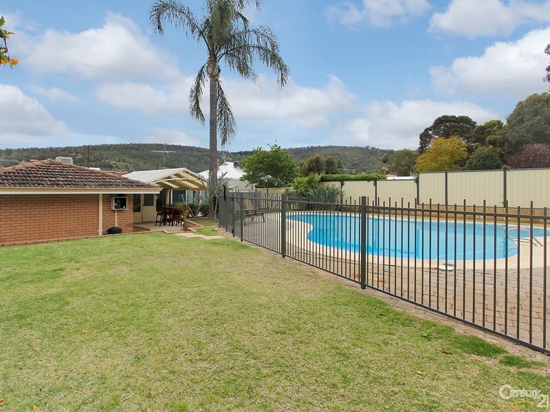 195 Brookton Highway, Kelmscott WA 6111