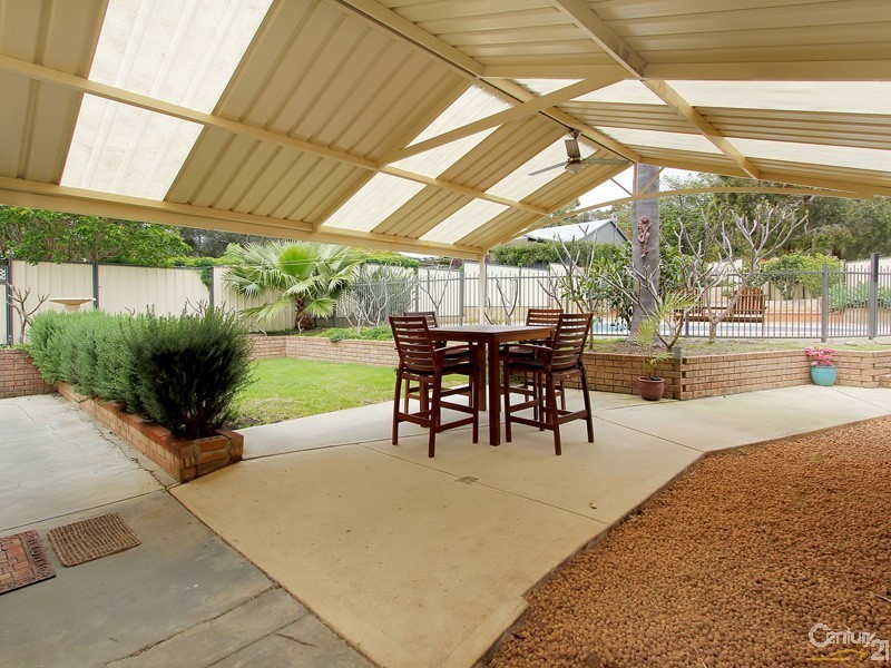 195 Brookton Highway, Kelmscott WA 6111