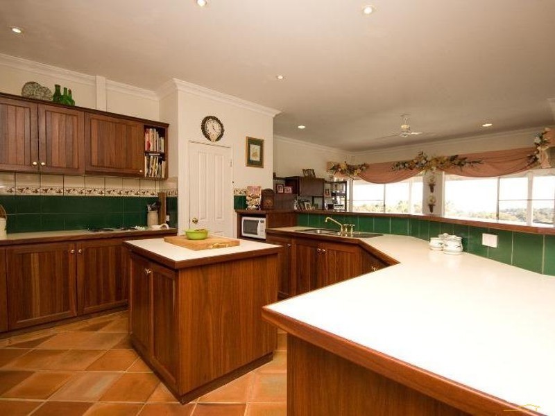 61 Locke View, Bedfordale WA 6112