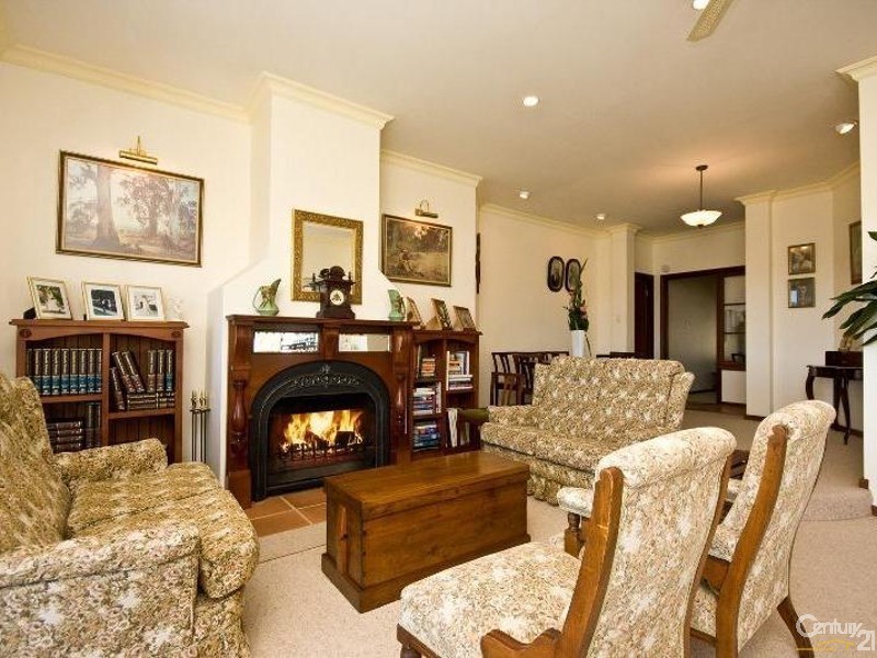 61 Locke View, Bedfordale WA 6112