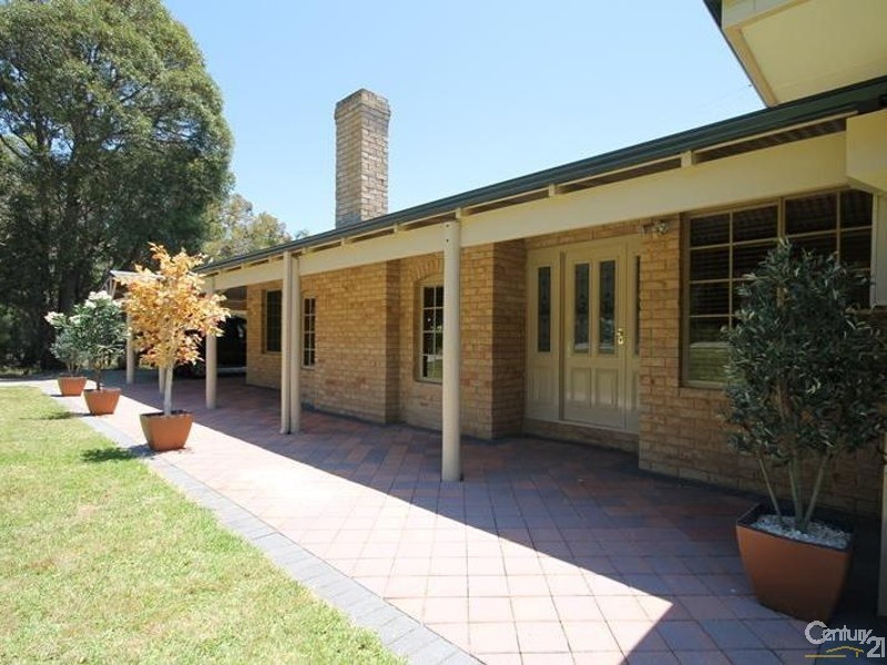 3 Stevens Road, Bedfordale WA 6112