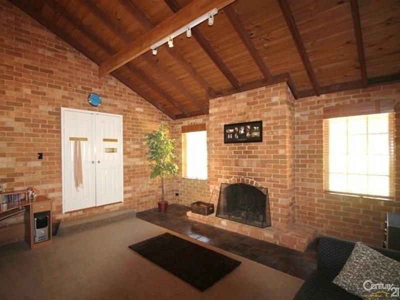 3 Stevens Road, Bedfordale WA 6112