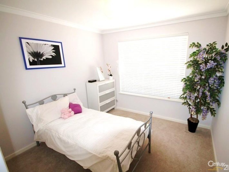 3 Stevens Road, Bedfordale WA 6112