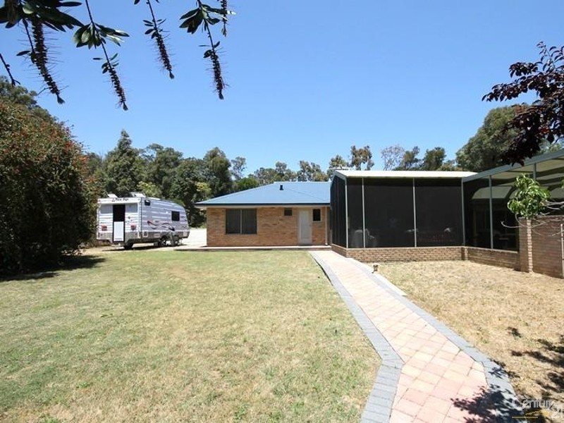 3 Stevens Road, Bedfordale WA 6112