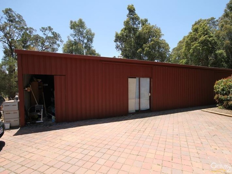 3 Stevens Road, Bedfordale WA 6112