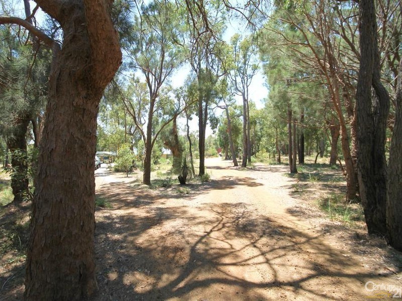 3 Stevens Road, Bedfordale WA 6112