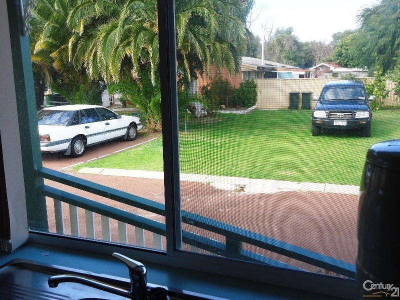 162 37 Fisher Street, Rockingham WA 6168