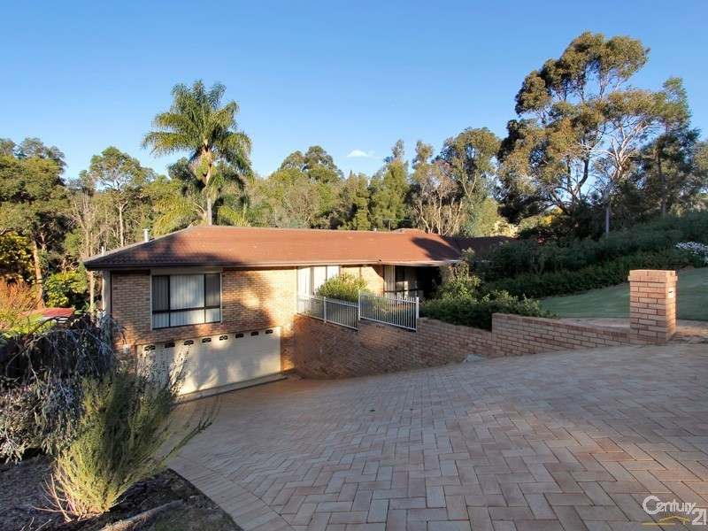 96 Amethyst Crescent, Mount Richon WA 6112