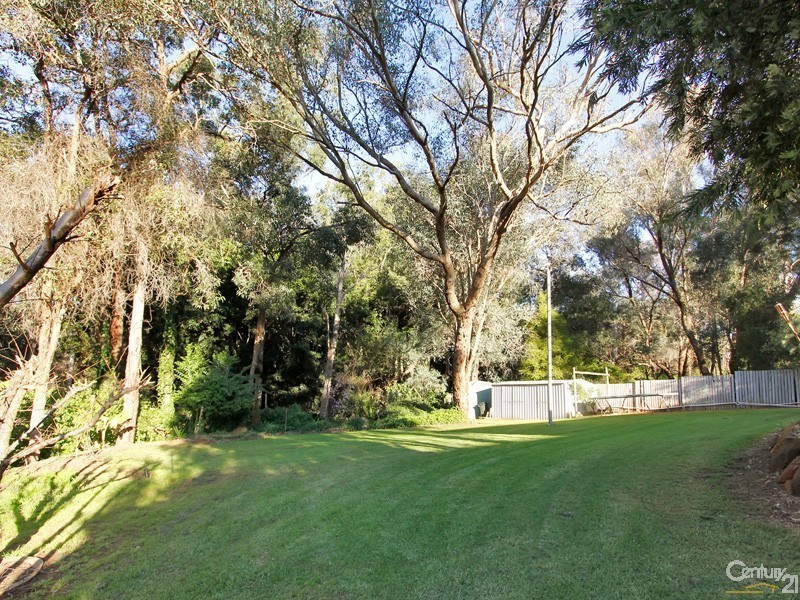 96 Amethyst Crescent, Mount Richon WA 6112