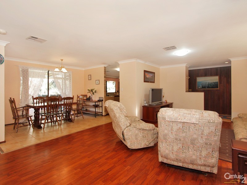 96 Amethyst Crescent, Mount Richon WA 6112