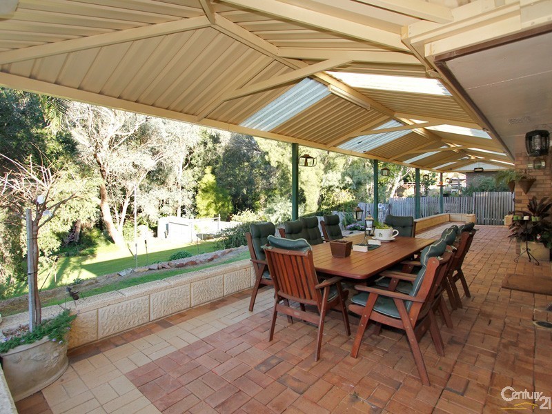 96 Amethyst Crescent, Mount Richon WA 6112