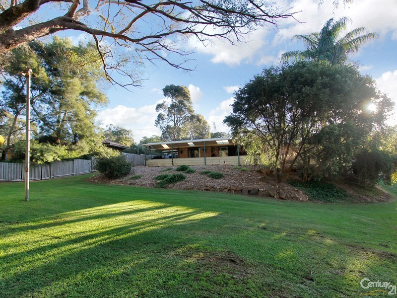 96 Amethyst Crescent, Mount Richon WA 6112