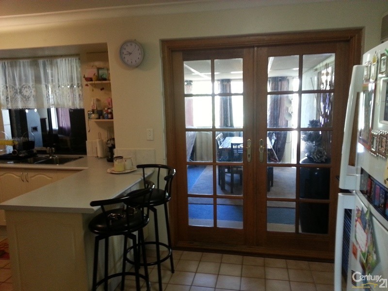 5 Barge Court, Armadale WA 6112