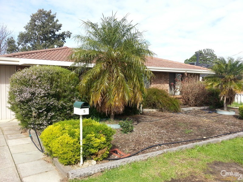 5 Barge Court, Armadale WA 6112
