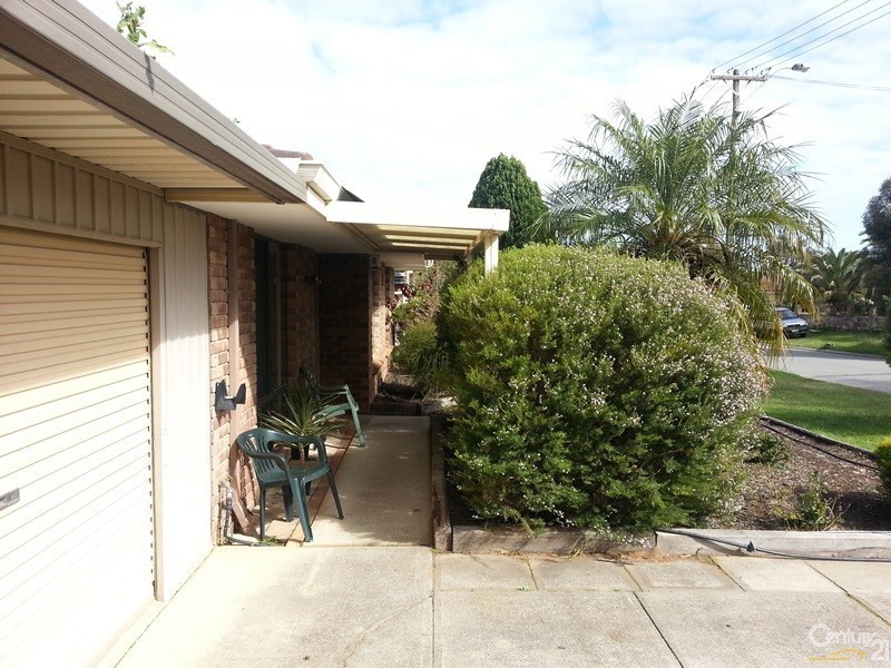 5 Barge Court, Armadale WA 6112