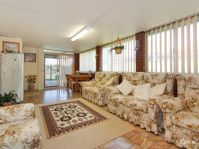 35 Dawson Street, Armadale WA 6112