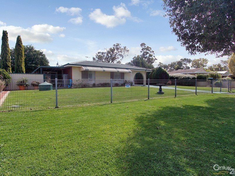 35 Dawson Street, Armadale WA 6112