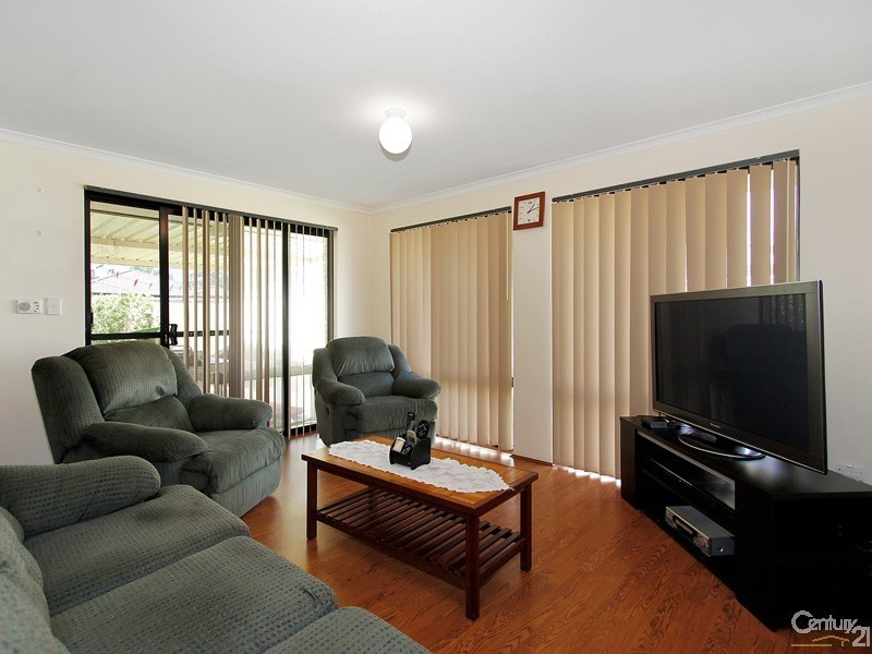 32 Batt Drive, Brookdale WA 6112