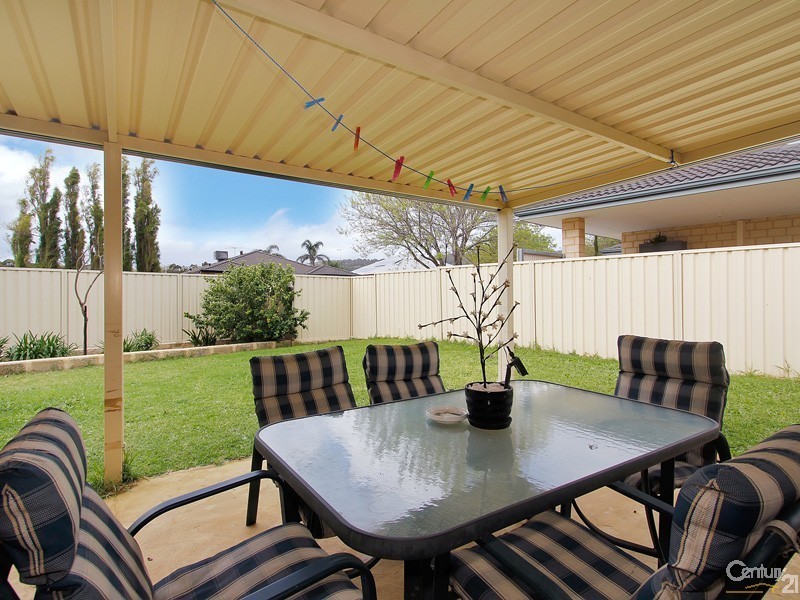 32 Batt Drive, Brookdale WA 6112