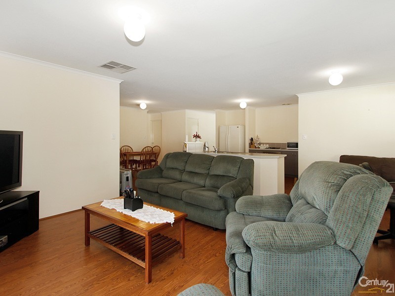 32 Batt Drive, Brookdale WA 6112