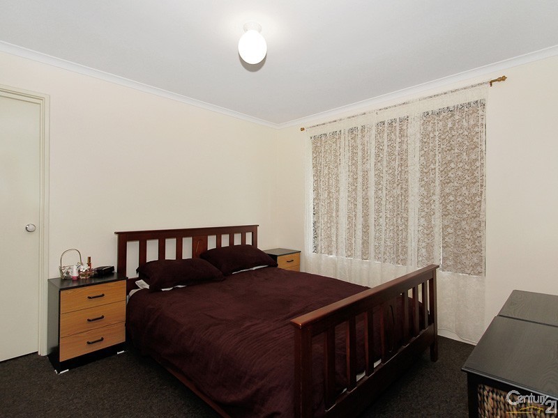 32 Batt Drive, Brookdale WA 6112