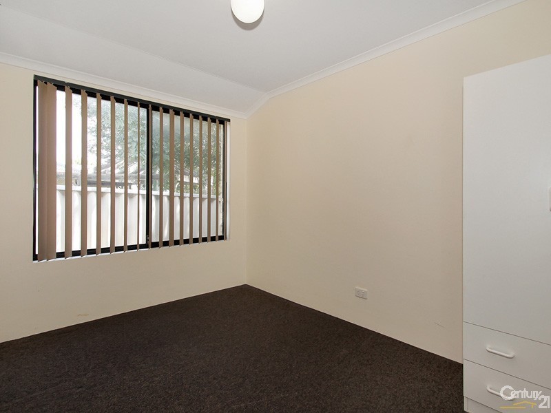 32 Batt Drive, Brookdale WA 6112