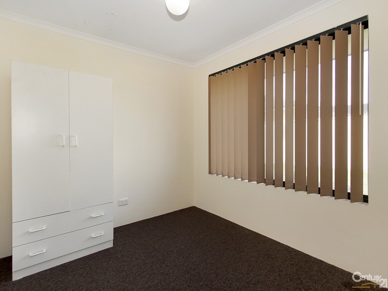 32 Batt Drive, Brookdale WA 6112