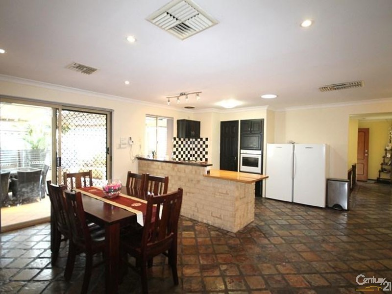 14 Chisholm Circle, Seville Grove WA 6112