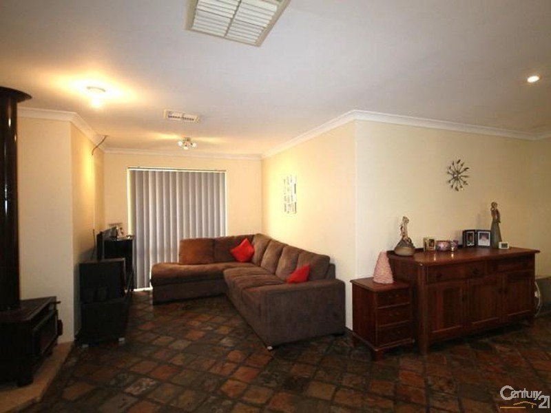 14 Chisholm Circle, Seville Grove WA 6112