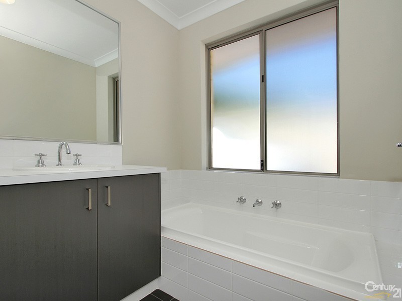 1/49 Schruth Street, Kelmscott WA 6111