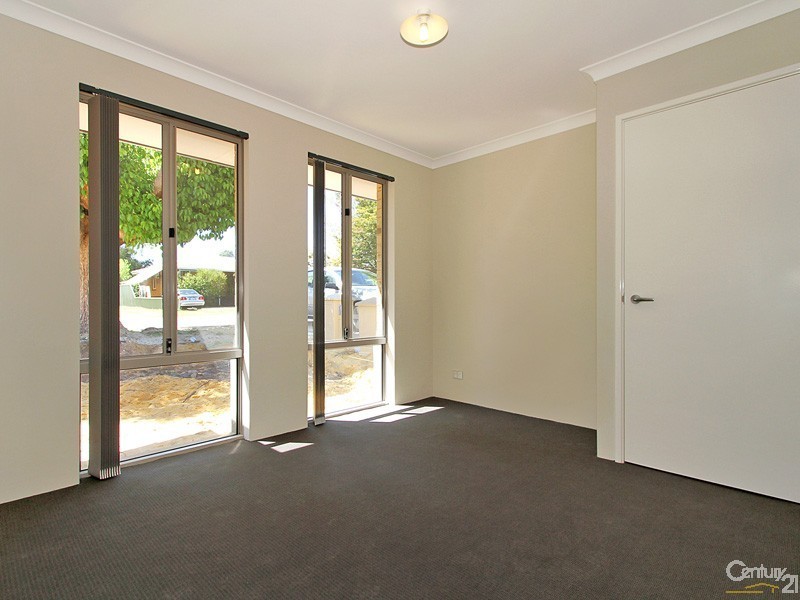 1/49 Schruth Street, Kelmscott WA 6111