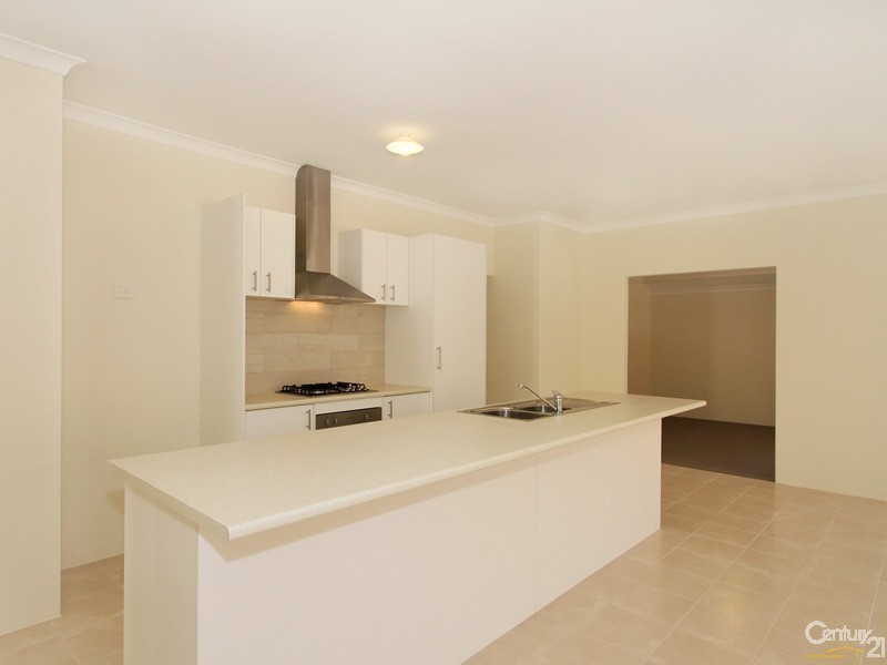 2/49 Schruth Street, Kelmscott WA 6111