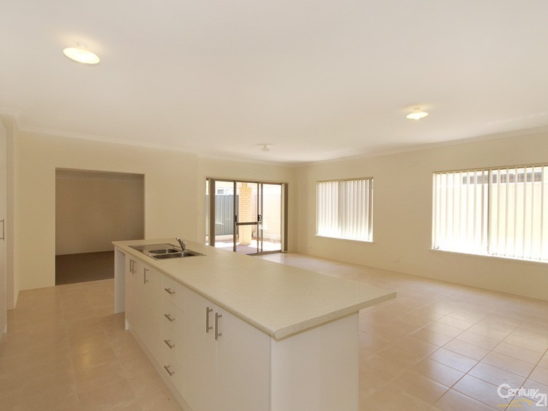 2/49 Schruth Street, Kelmscott WA 6111