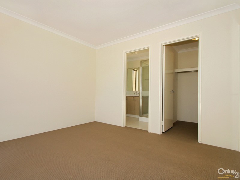 2/49 Schruth Street, Kelmscott WA 6111