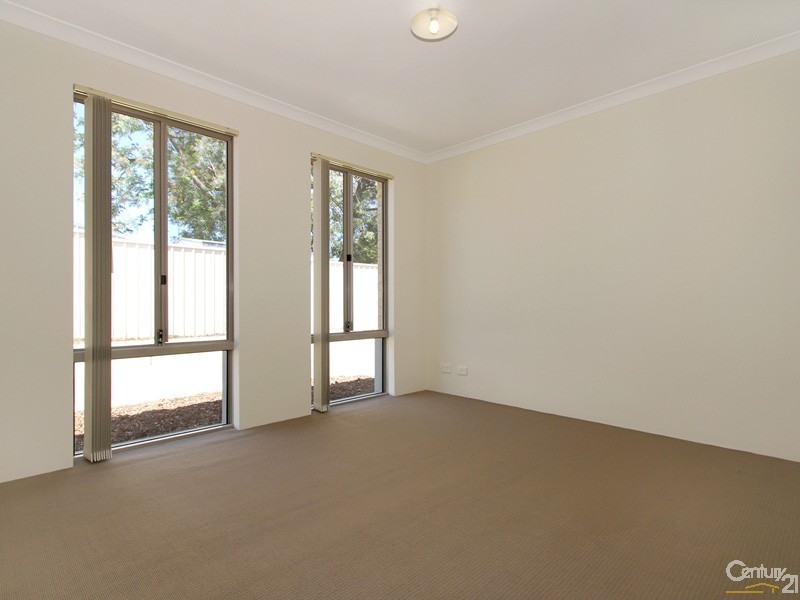 2/49 Schruth Street, Kelmscott WA 6111