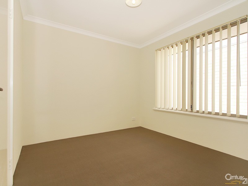 2/49 Schruth Street, Kelmscott WA 6111