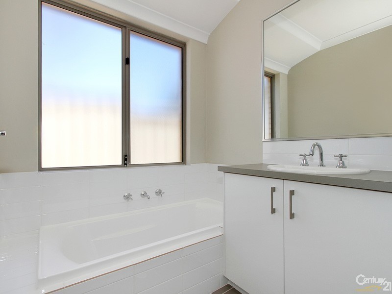 3/49 Schruth Street, Kelmscott WA 6111