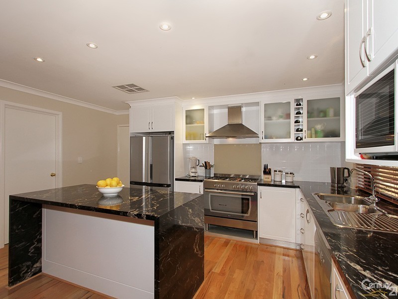 48 Blackwood Drive, Mount Nasura WA 6112