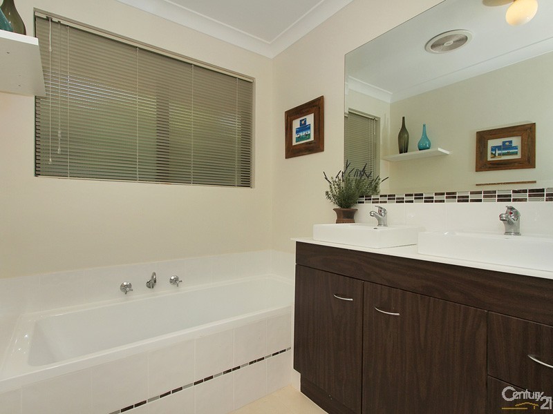 48 Blackwood Drive, Mount Nasura WA 6112