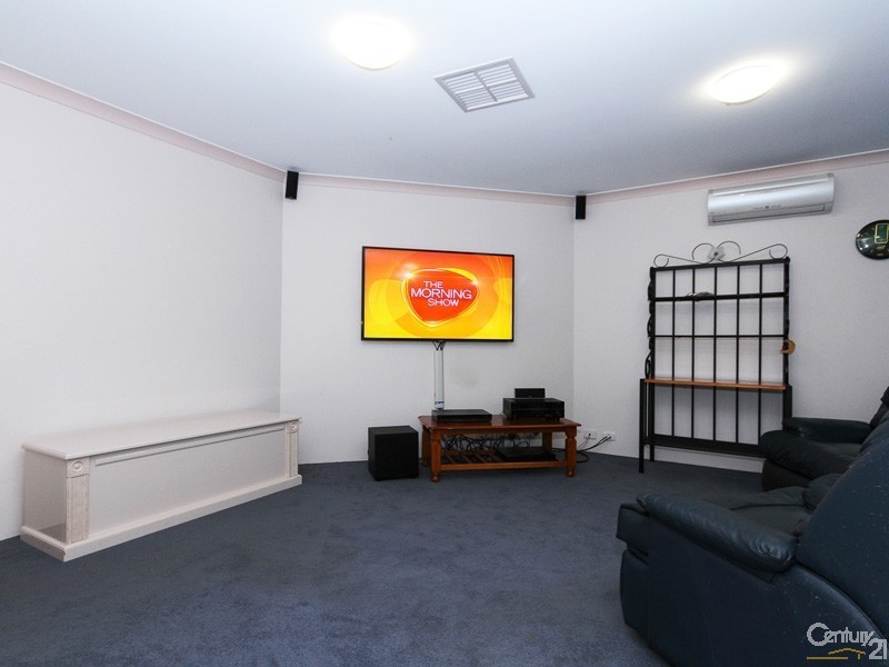 15 Ralphs Street, Seville Grove WA 6112