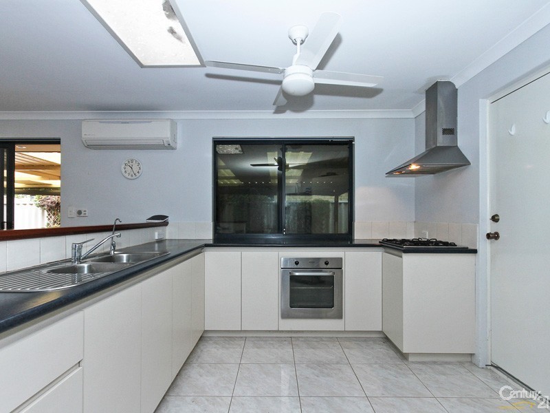 15 Ralphs Street, Seville Grove WA 6112