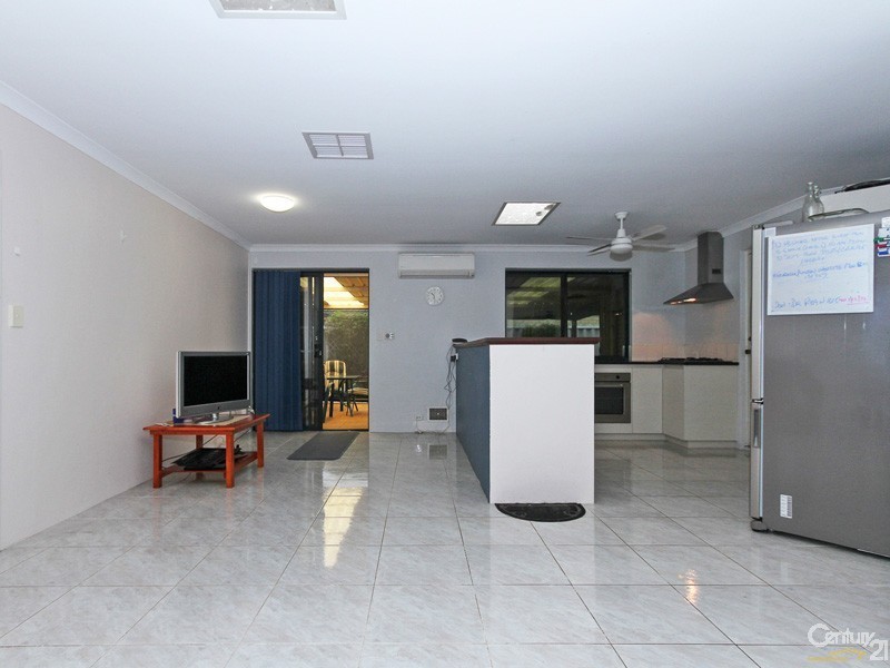 15 Ralphs Street, Seville Grove WA 6112