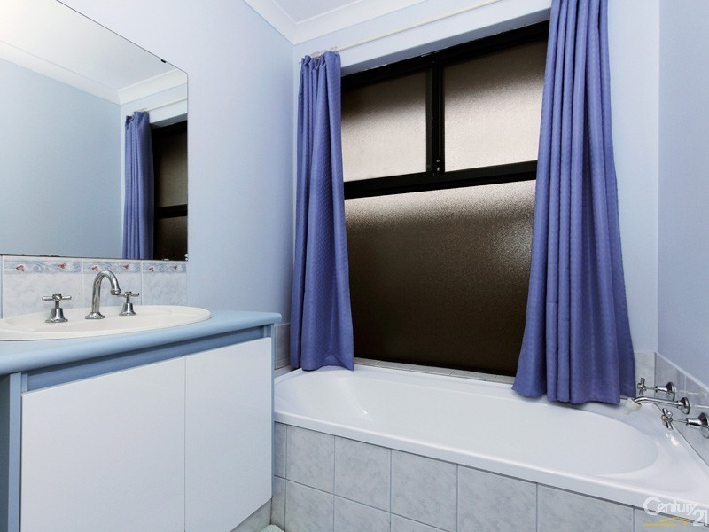 15 Ralphs Street, Seville Grove WA 6112