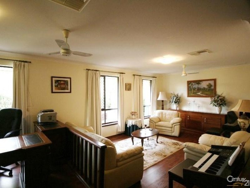 17 Mirria Way, Mount Nasura WA 6112