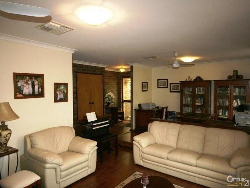 17 Mirria Way, Mount Nasura WA 6112