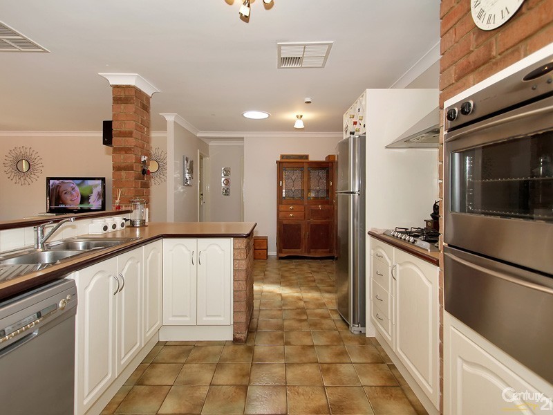 44 Carradine Road, Mount Nasura WA 6112